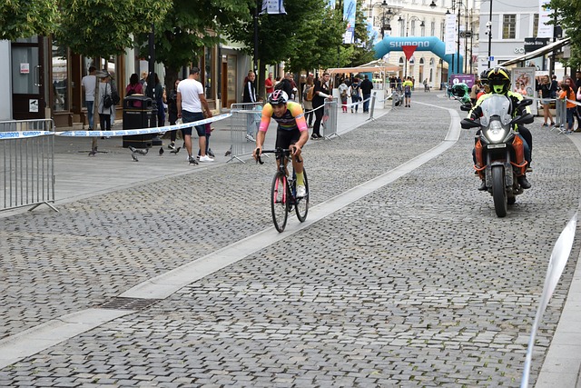 坚实的一步 坚实的一步